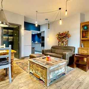 Luxury King Room Patio Salmon Pet Friendly